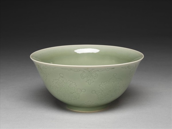 青瓷劃花碗
