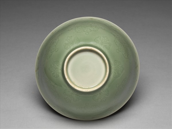 青瓷劃花碗