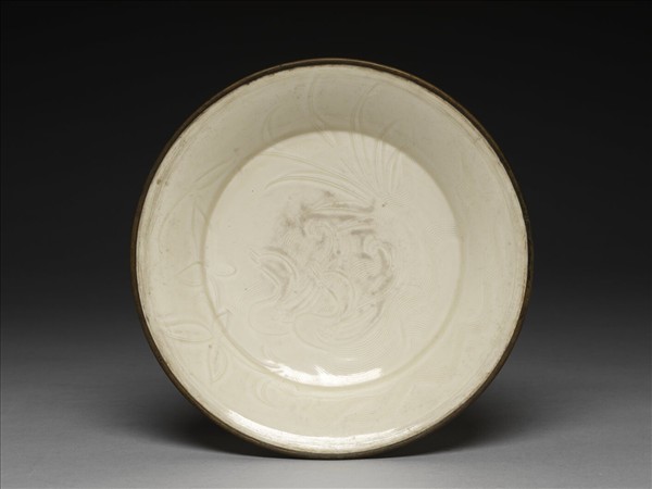 定窯 白瓷劃花雙鳧紋折腰盤