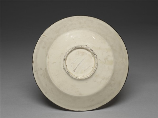 定窯 白瓷劃花雙鳧紋折腰盤