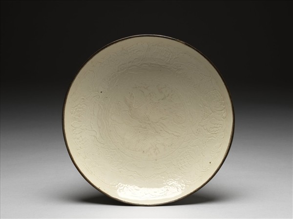 定窯 白瓷印花蓮塘雙魚紋盤