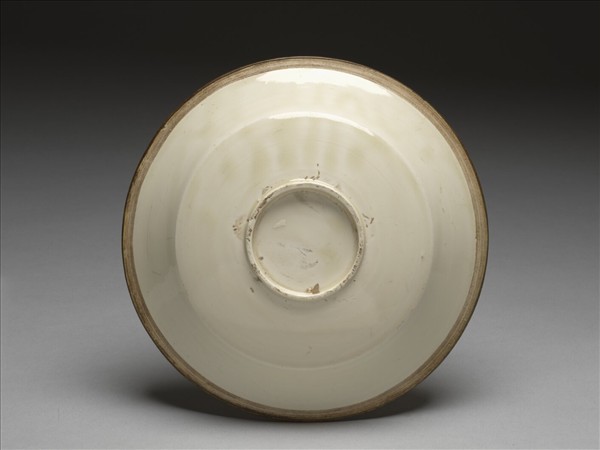 定窯 白瓷劃花雙鳧紋折腰盤