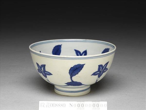 青花花卉紋碗