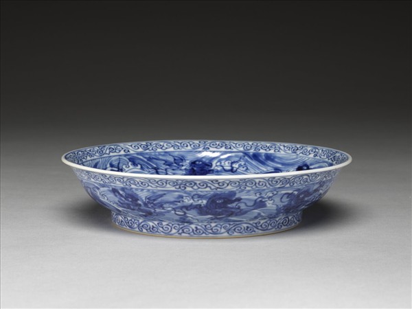 青花波濤海獸紋盤