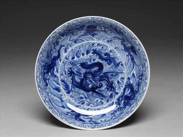 青花波濤海獸紋盤