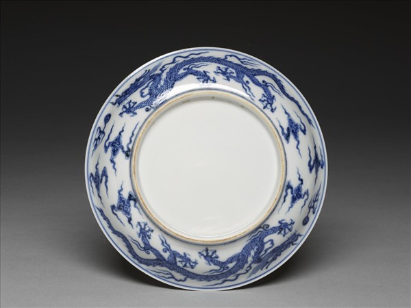 青花雙龍戲珠紋盤