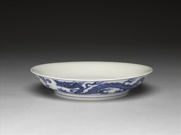 青花雙龍戲珠紋盤