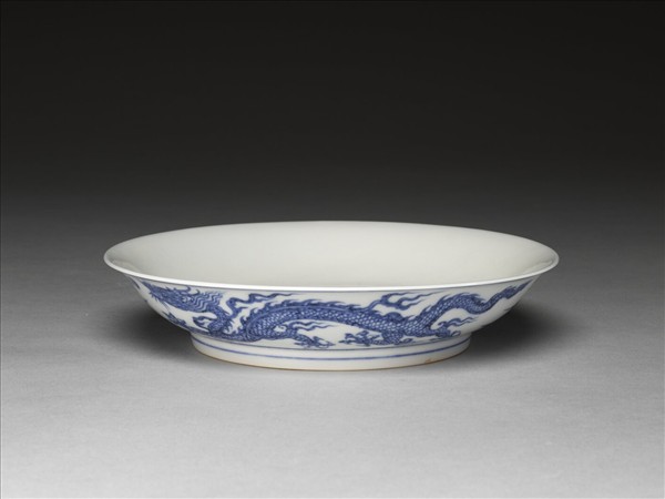 青花雙龍戲珠紋盤