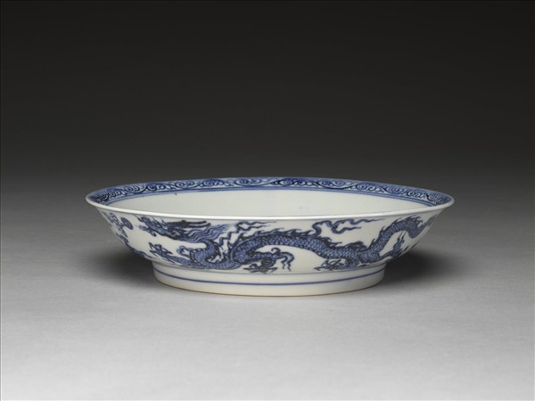 青花雙龍戲珠紋盤