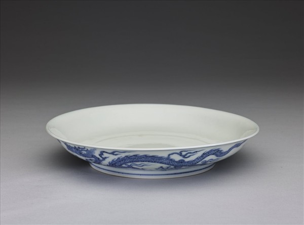 青花雙龍戲珠紋盤