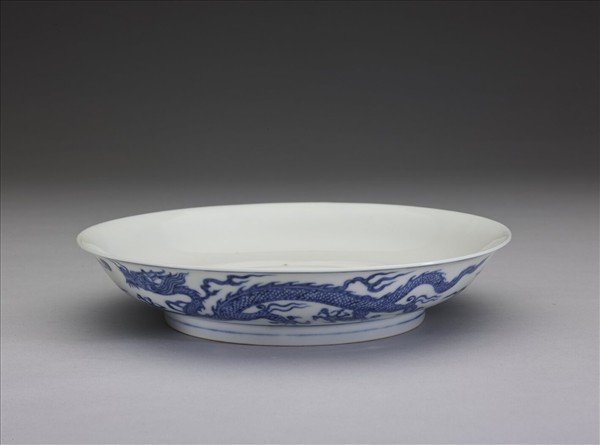 青花雙龍戲珠紋盤