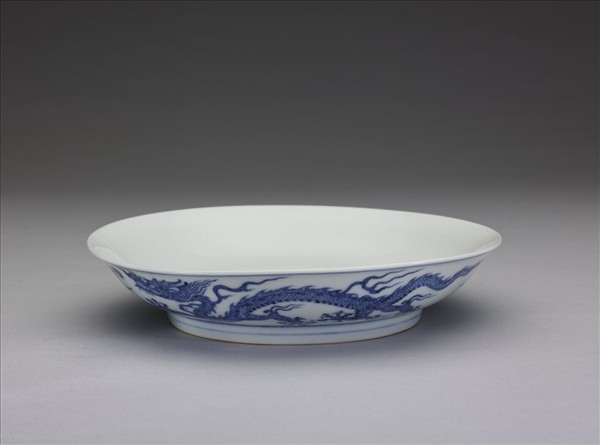 青花雙龍戲珠紋盤