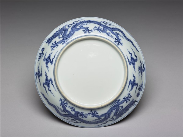 青花雙龍戲珠紋盤