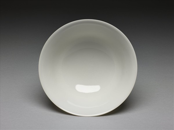 甜白釉五龍紋高足碗