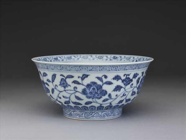 青花四季花卉紋碗
