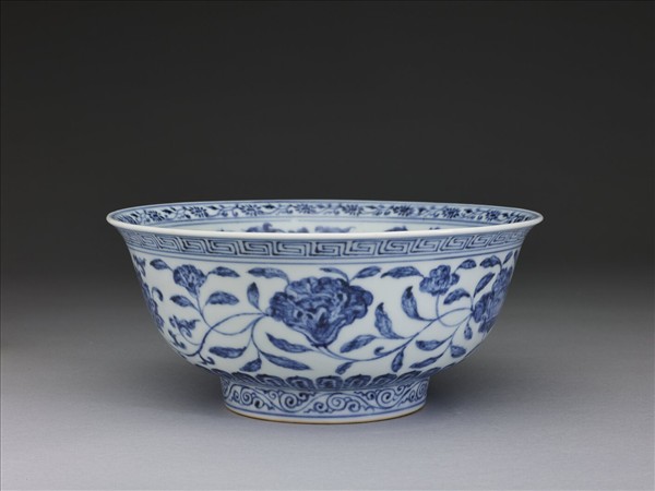 青花四季花卉紋碗