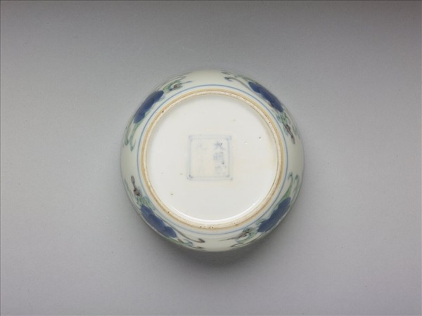 鬥彩花卉紋青花梵文杯