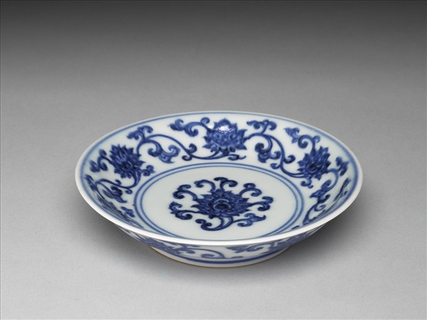 青花番蓮紋盤