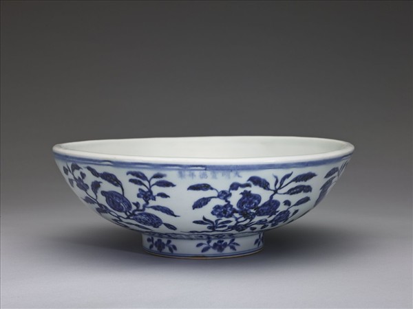青花花果紋碗