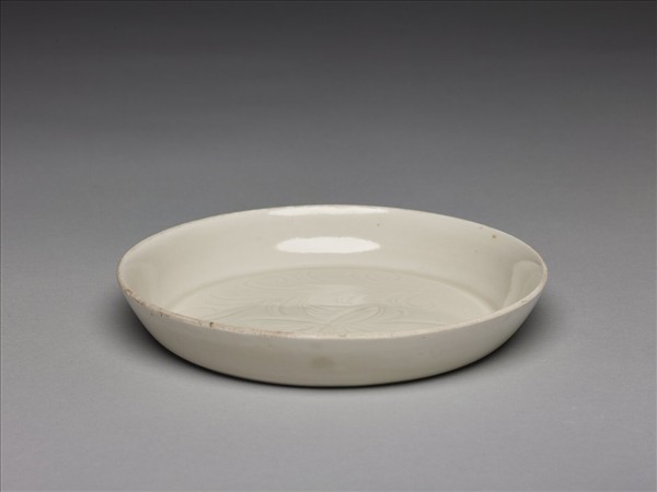 定窯 白瓷劃花花卉紋碟