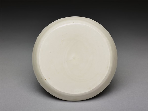 定窯 白瓷劃花花卉紋碟