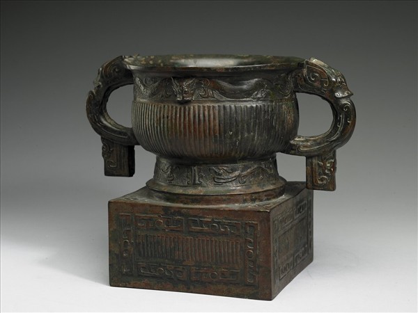 龍紋方座簋