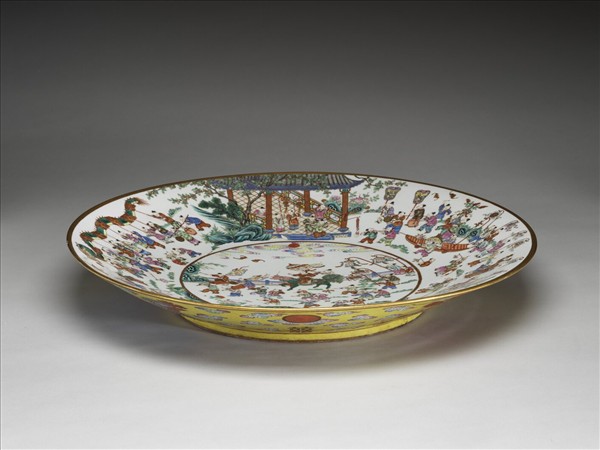 粉彩春燈百子圖盤