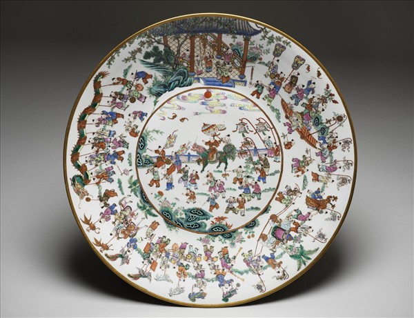 粉彩春燈百子圖盤