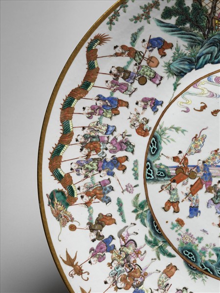 粉彩春燈百子圖盤