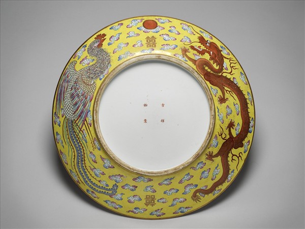 粉彩春燈百子圖盤