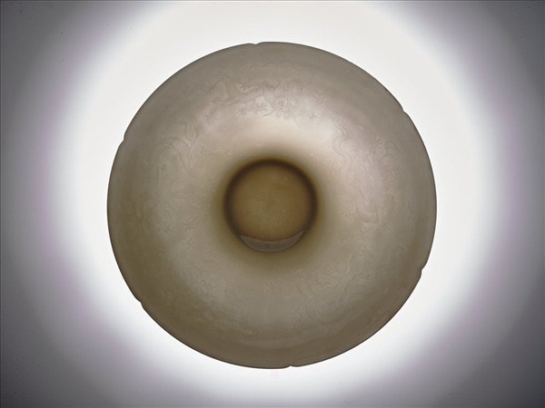 甜白釉五龍紋葵瓣口碗