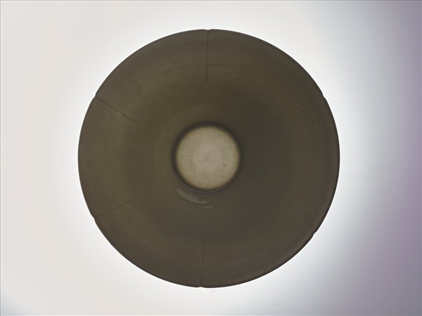 甜白釉龍鳳紋葵瓣口碗