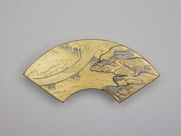 山水蒔繪扇形盒