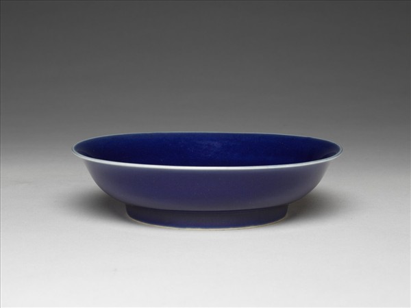 霽青釉劃花雙龍紋盤