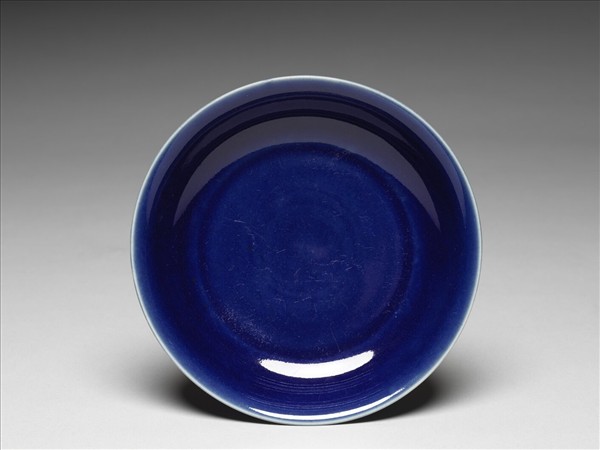 霽青釉劃花雙龍紋盤