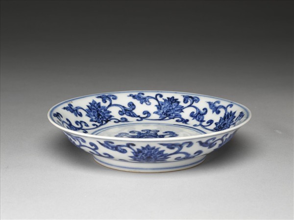 青花番蓮紋盤