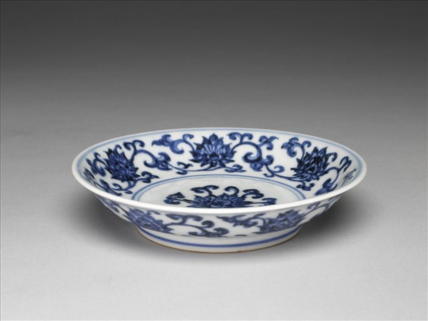青花番蓮紋盤