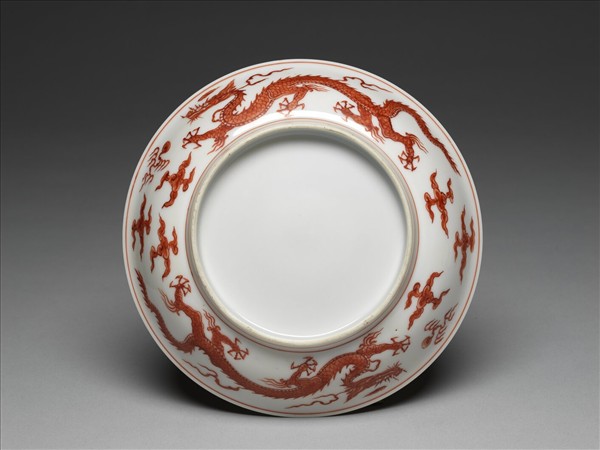描紅龍紋盤