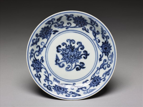 青花番蓮紋盤