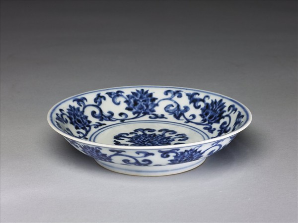 青花番蓮紋盤