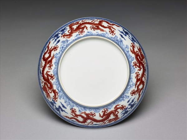 青花紅彩雲龍紋盤