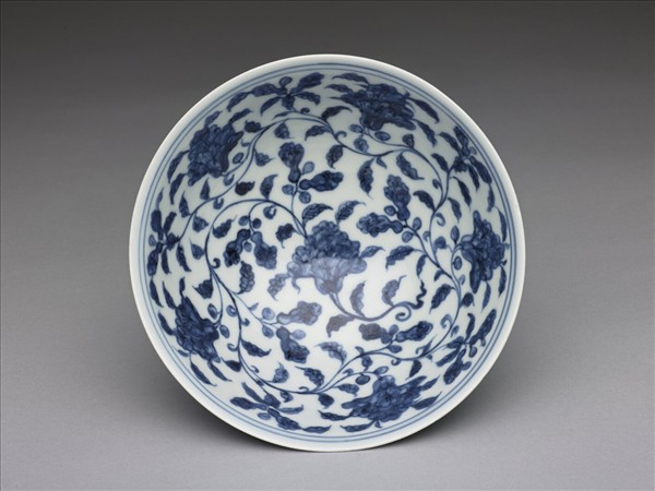 青花花卉紋高足碗