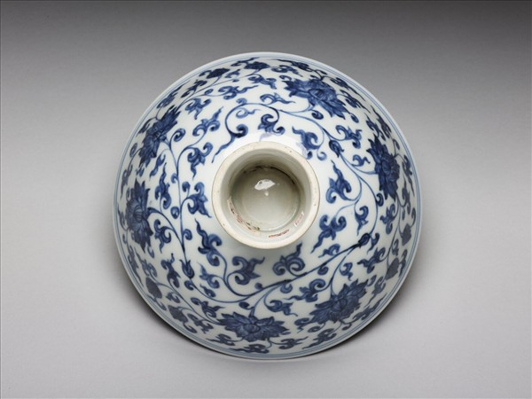 青花花卉紋高足碗