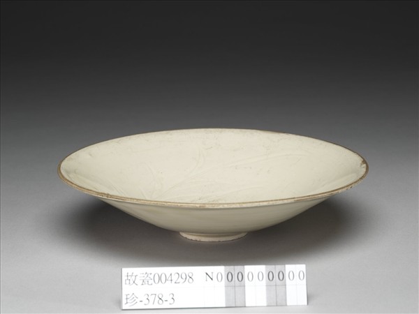 定窯 劃花雙鳧紋碗