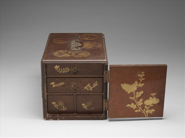 團花蒔繪長方箱