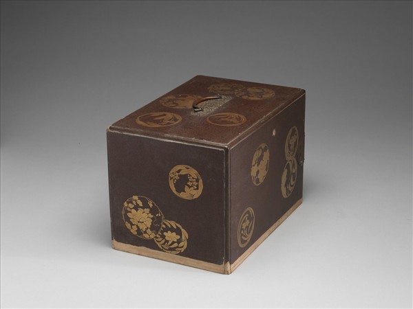 團花蒔繪長方箱