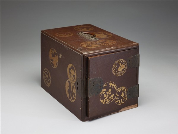 團花蒔繪長方箱