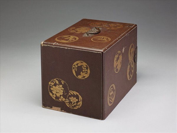 團花蒔繪長方箱