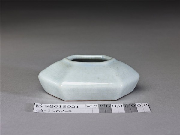 青瓷六方形水盛