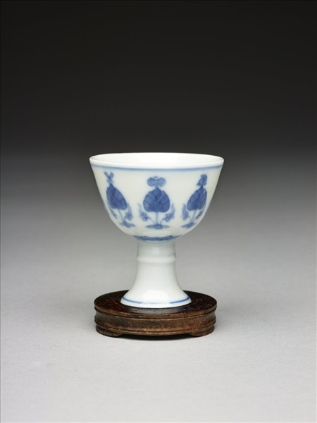 青花八寶高足杯